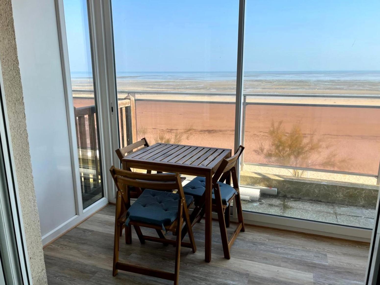 Mettons Les Voiles - Appt Vue Mer Avec Loggia Bernières-sur-Mer Eksteriør billede