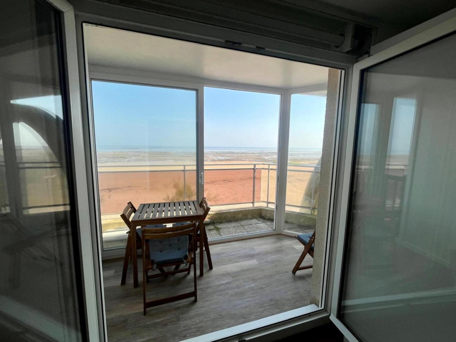 Mettons Les Voiles - Appt Vue Mer Avec Loggia Bernières-sur-Mer Eksteriør billede