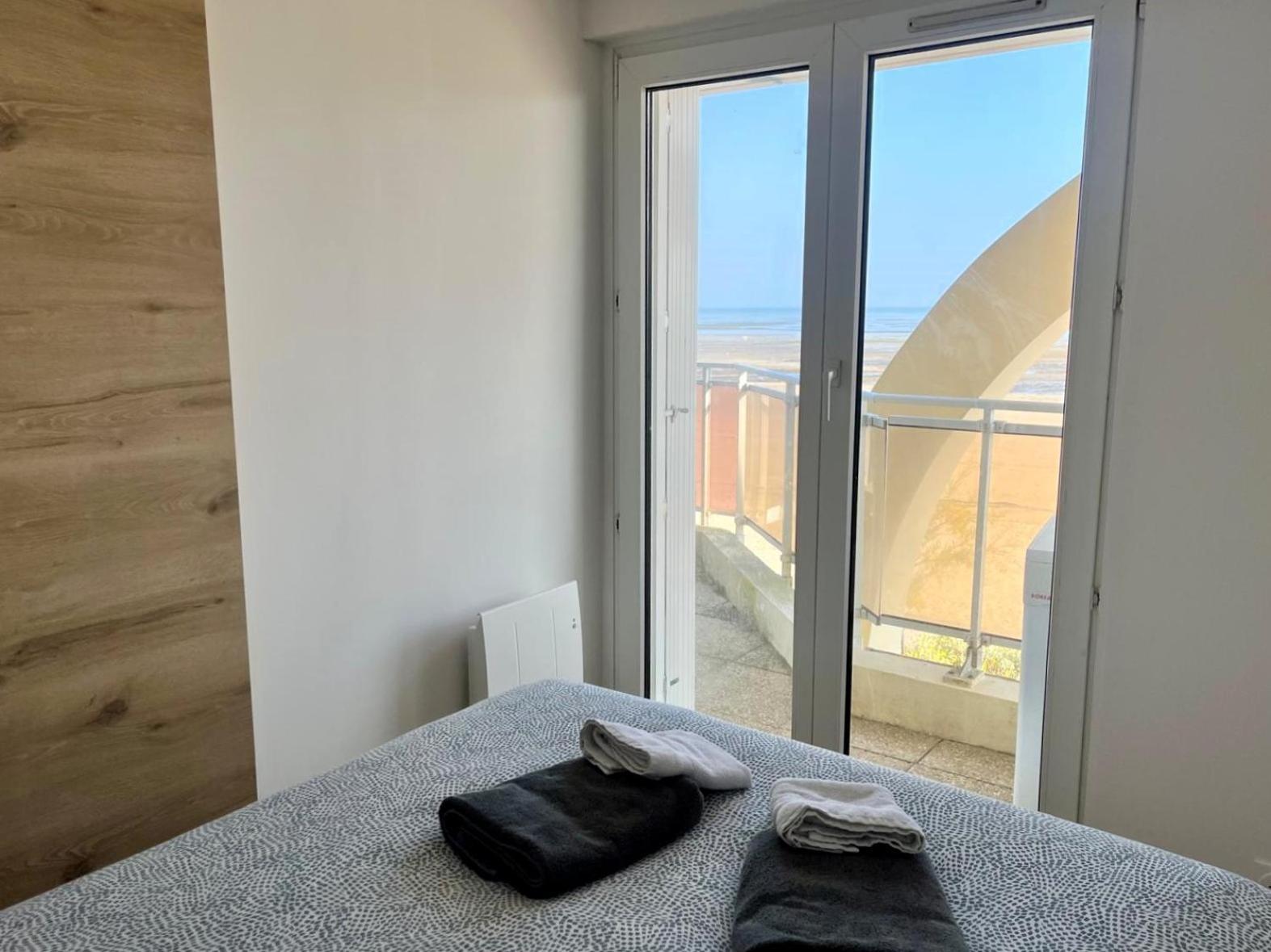Mettons Les Voiles - Appt Vue Mer Avec Loggia Bernières-sur-Mer Eksteriør billede