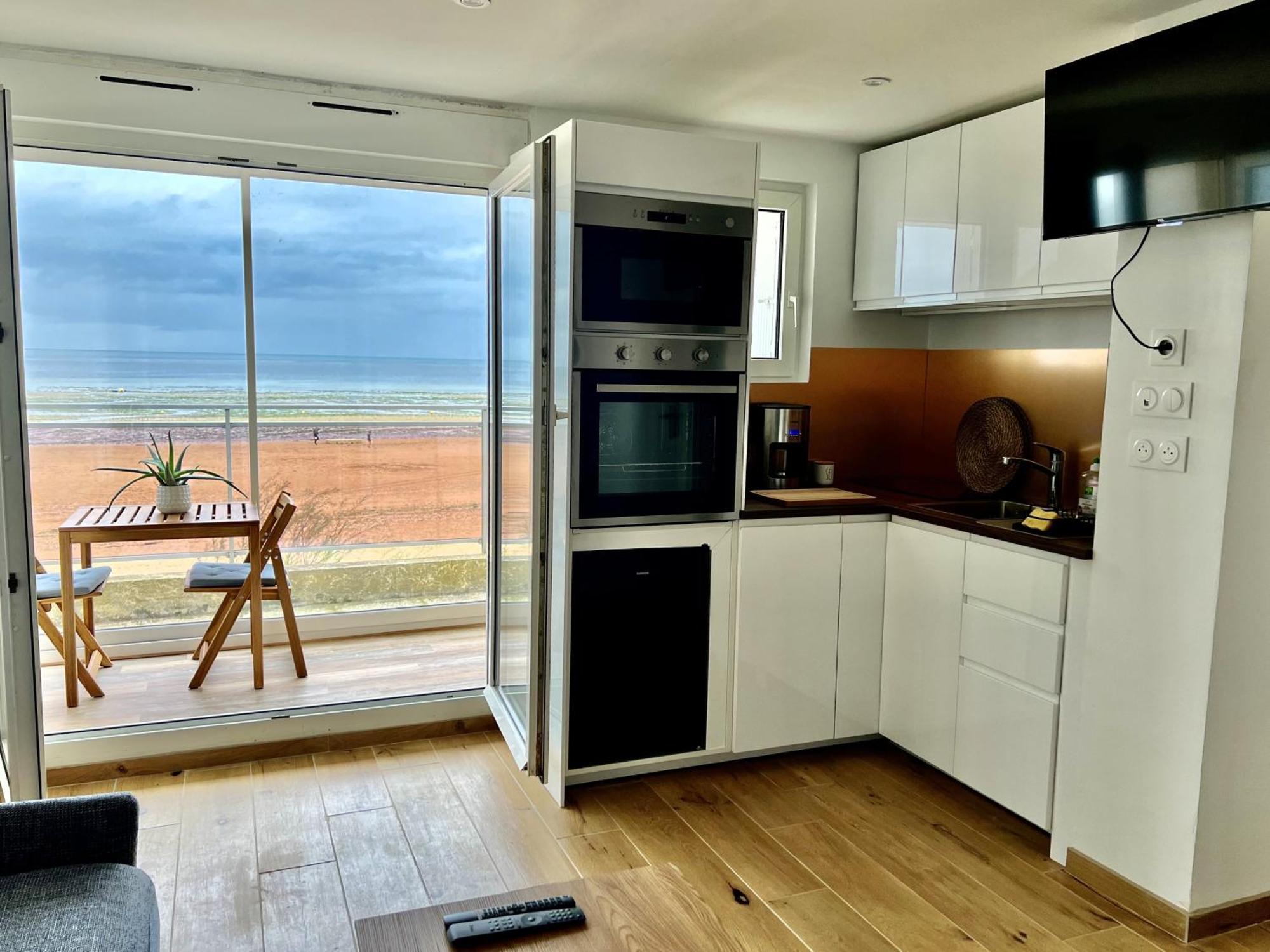 Mettons Les Voiles - Appt Vue Mer Avec Loggia Bernières-sur-Mer Eksteriør billede